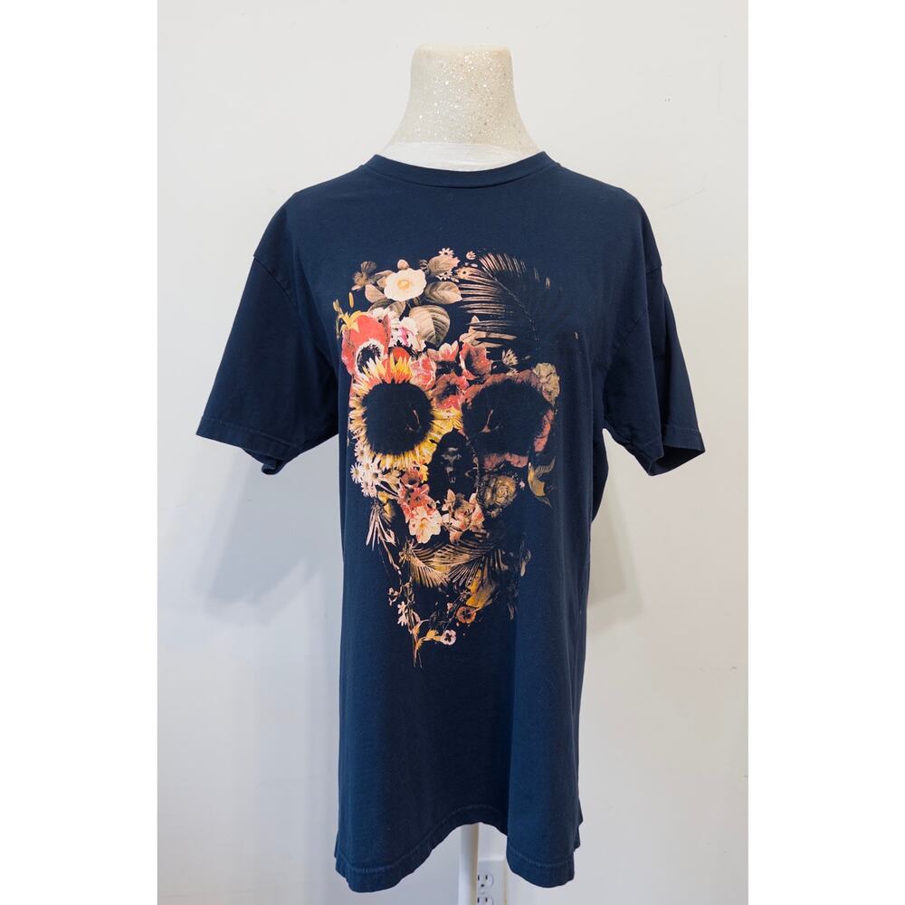 Design By Humans Women's graphic tee Artsy festival indie layers tattoo casual